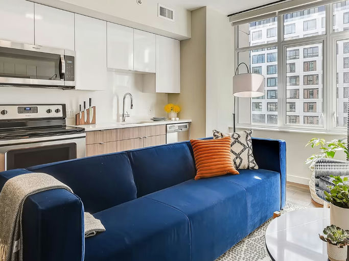 Studio near Union Station — apartment interior