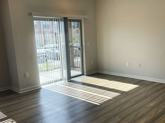 Live Big in Brighton – Modern 3 Bed Apartment with Mountain Views — apartment interior